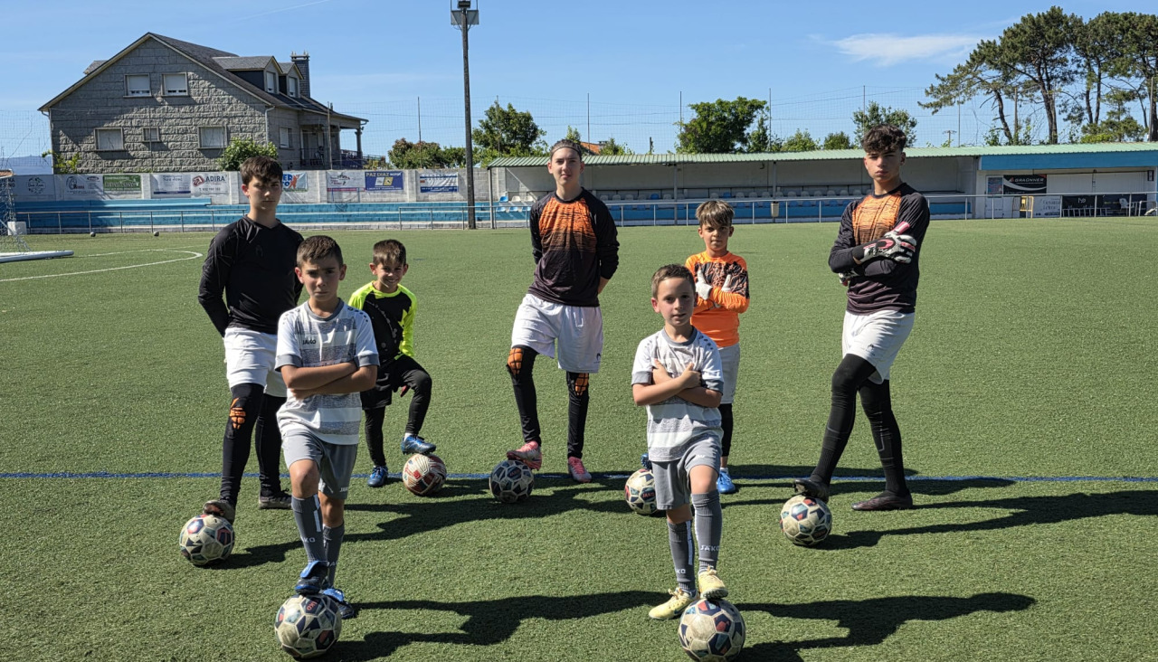Algunos de los jóvenes jugadores que se forman en la academia
