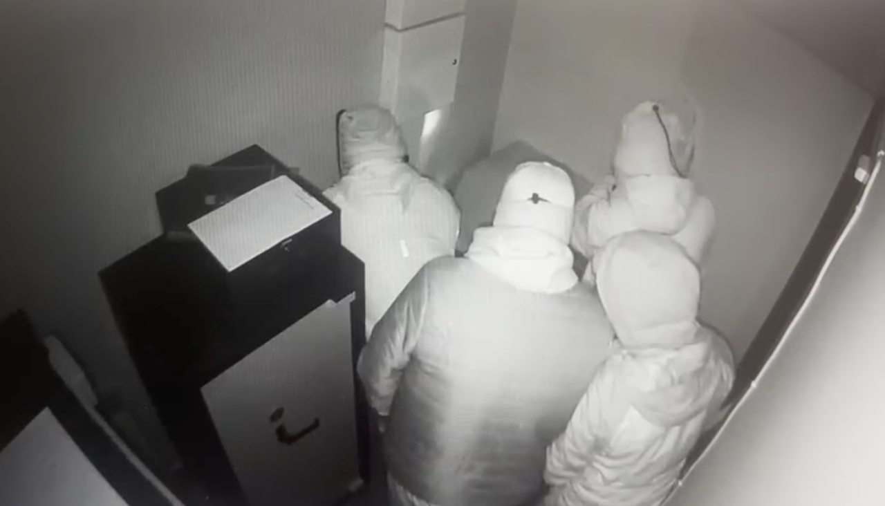 Los detenidos durante uno de los robos que cometieron