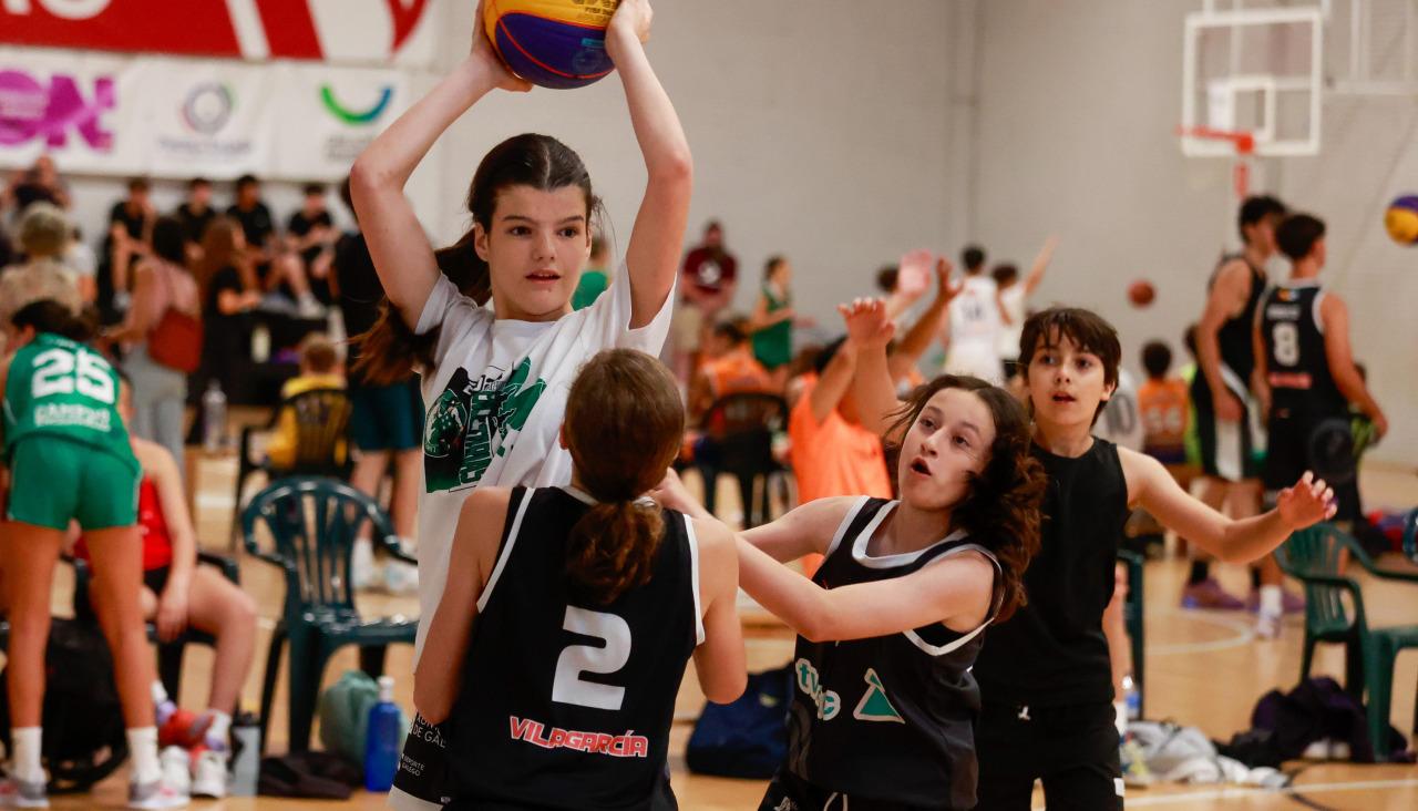 El baloncesto no se detiene en Vilagarcía en verano