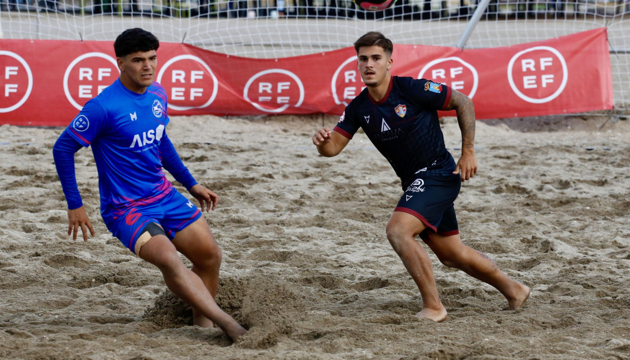 El Playas San Javier, que este viernes se enfrenta al Talitrus, volvió a ganar ayer y lidera la liga con pleno de victorias