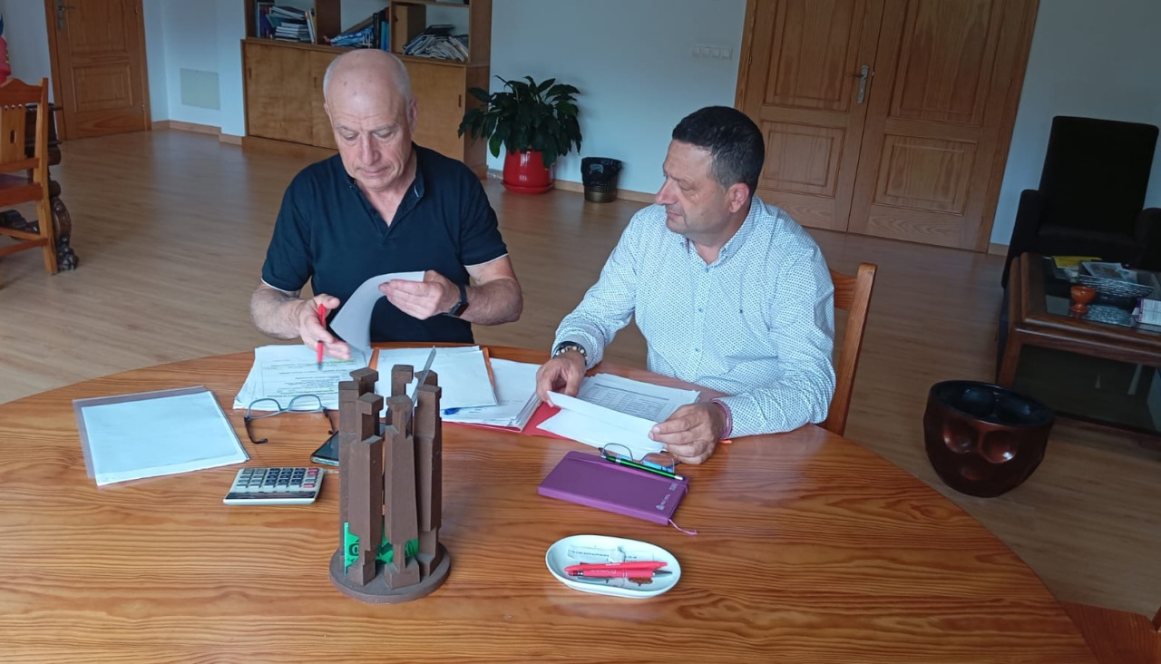 Reunión del alcalde de Cuntis con el regidor de Catoira