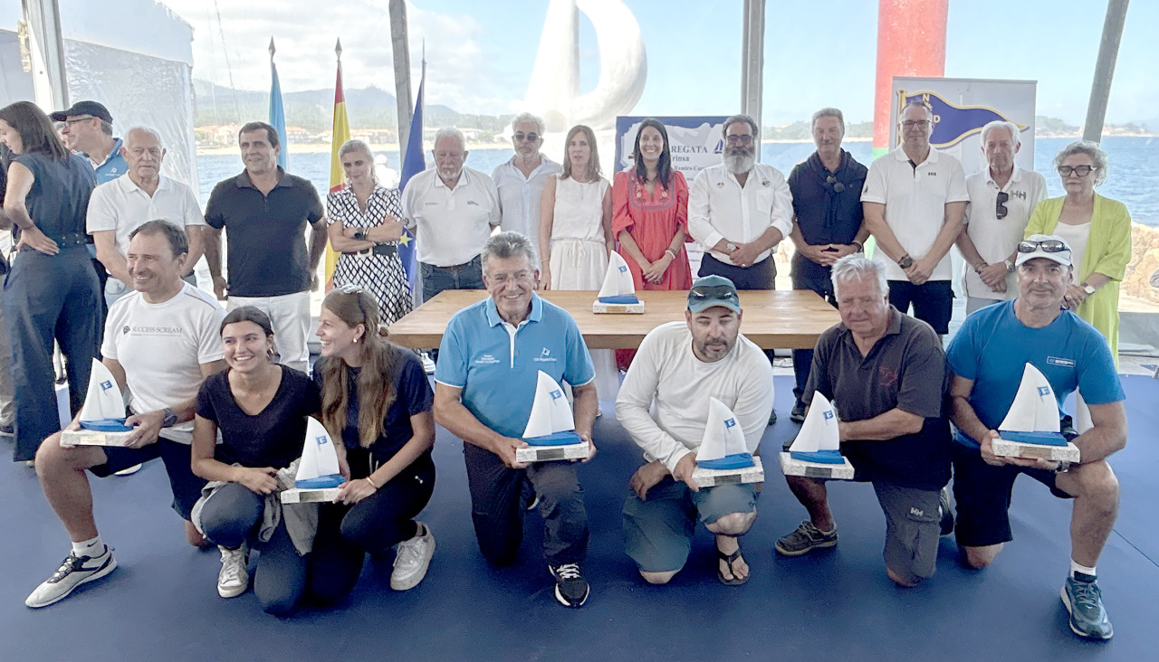 Autoridades y premiados de la Regara Frinsa