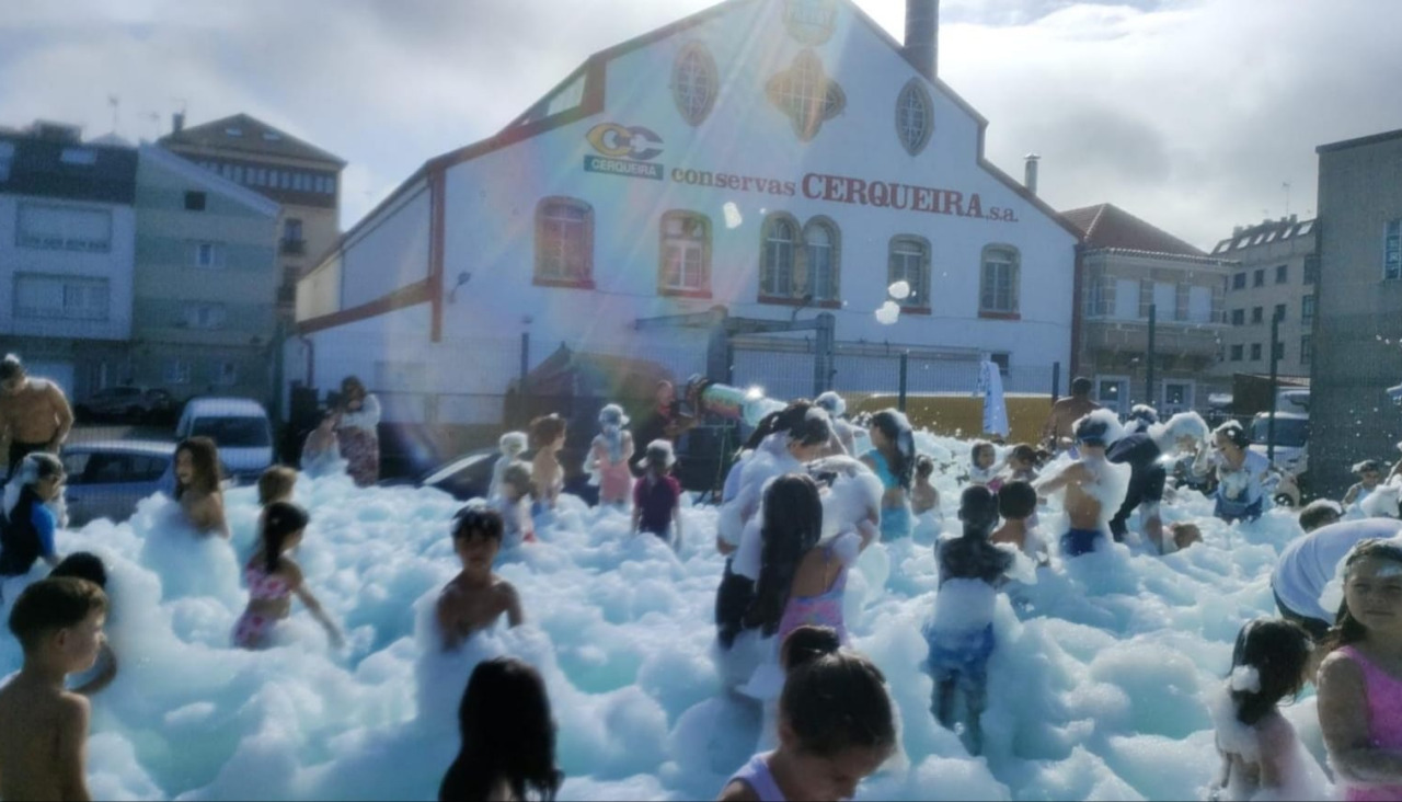 La celebración incluyó una animada fiesta de la espuma