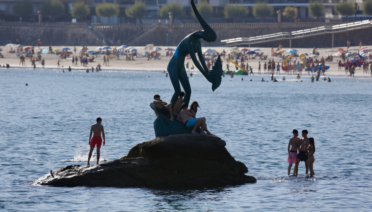 Turistas en la playa de Silgar de Sanxenxo el pasado lunes