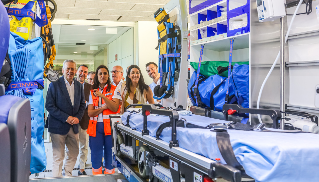 La ambulancia medicalizada ya está en Ribeira