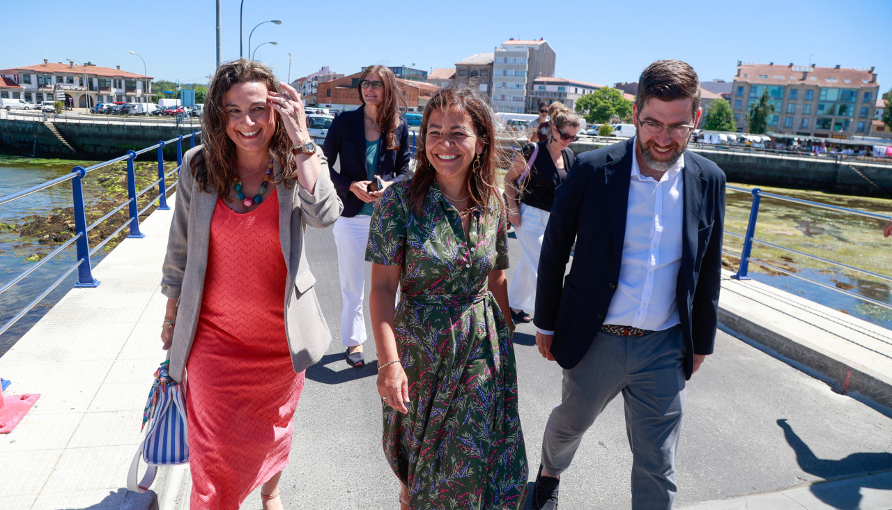 La conselleira do Mar, Marta Villaverde, visitó la estructura