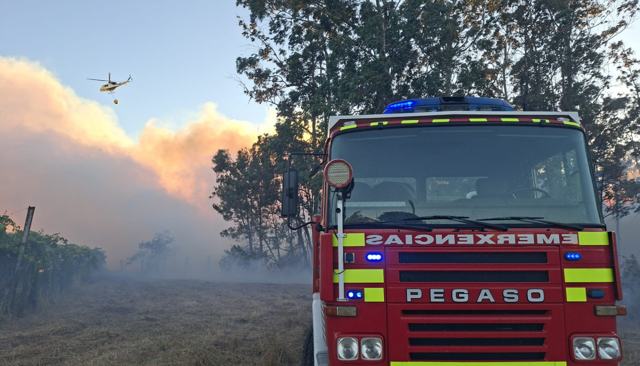 Efectivos de emergencias en el punto