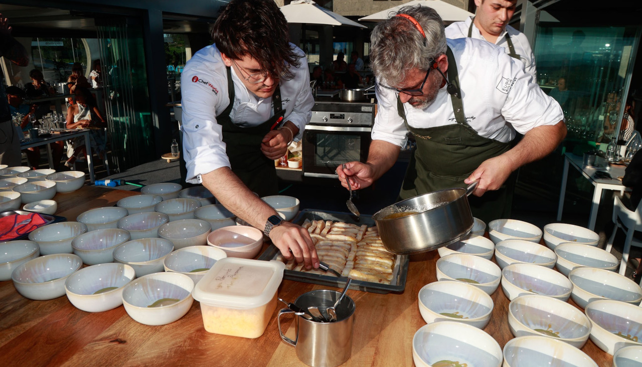 La terraza de Bodegas Martín Códax acogió ayer la cita inaugural de este ciclo