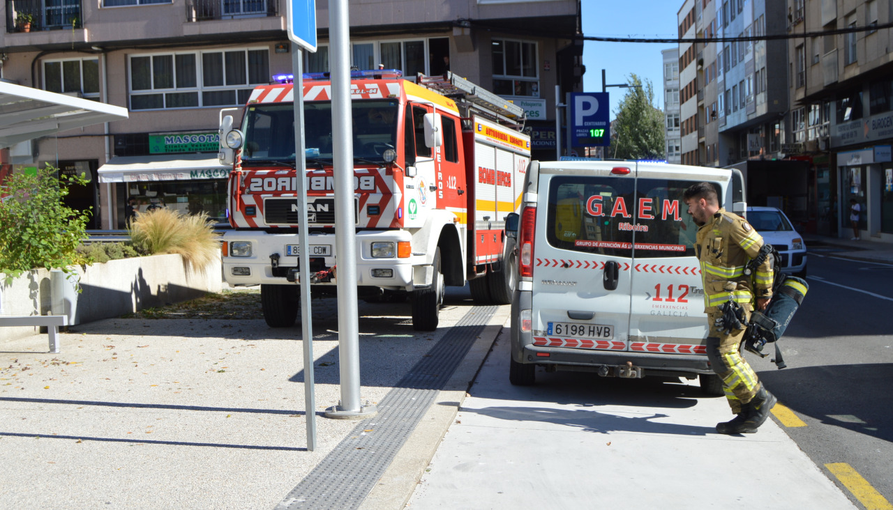 El incendio se registró en un cuadro eléctrico del aparcamiento subterráneo del Centenario, en Ribeira
