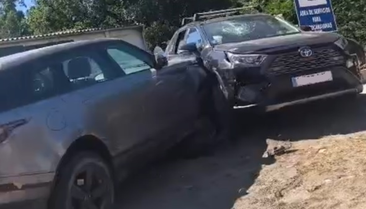 Vehículos en la zona