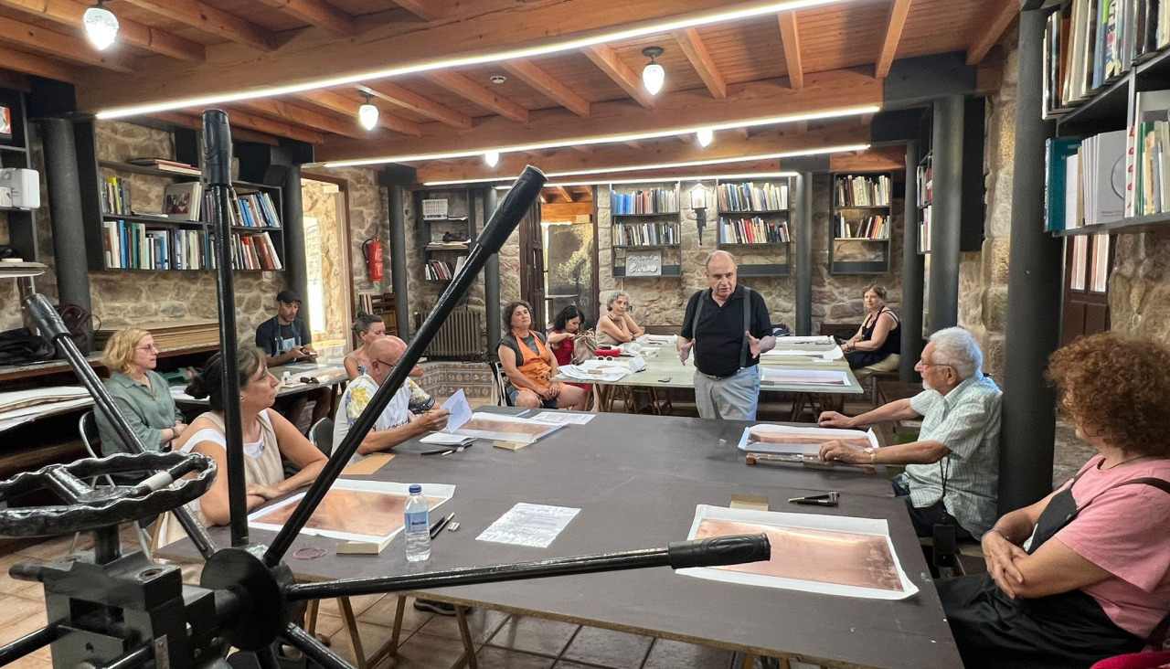 La Escola de Gravado del Mugart alberga durante este un de semana un nuevo curso que imparten los profesores José Fuentes Esteve -creador-, Antonio Navarro e Isabel Carralero