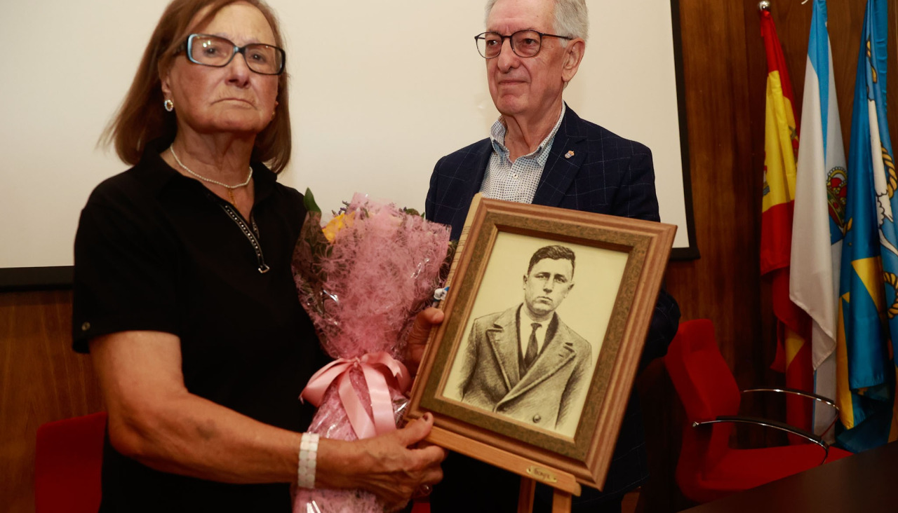 Homenaje al exalcalde de Valga, Celestino Carbia