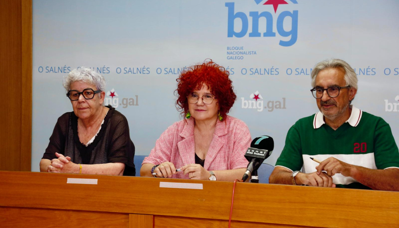Los nacionalistas ofrecieron una rueda de prensa para hablar del tema de A Lomba