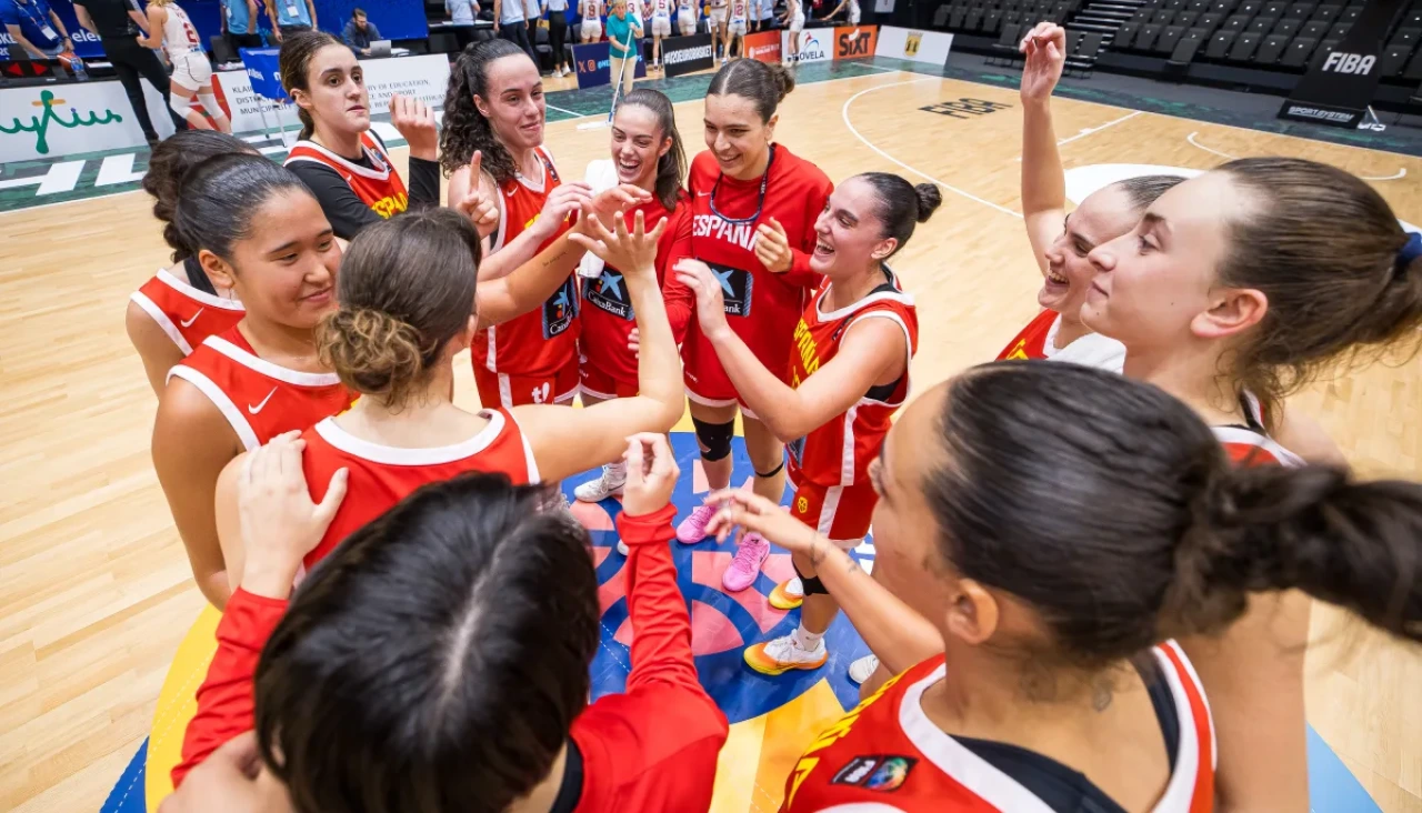 La selección española U20 cierra la primera fase invicta en el Europeo