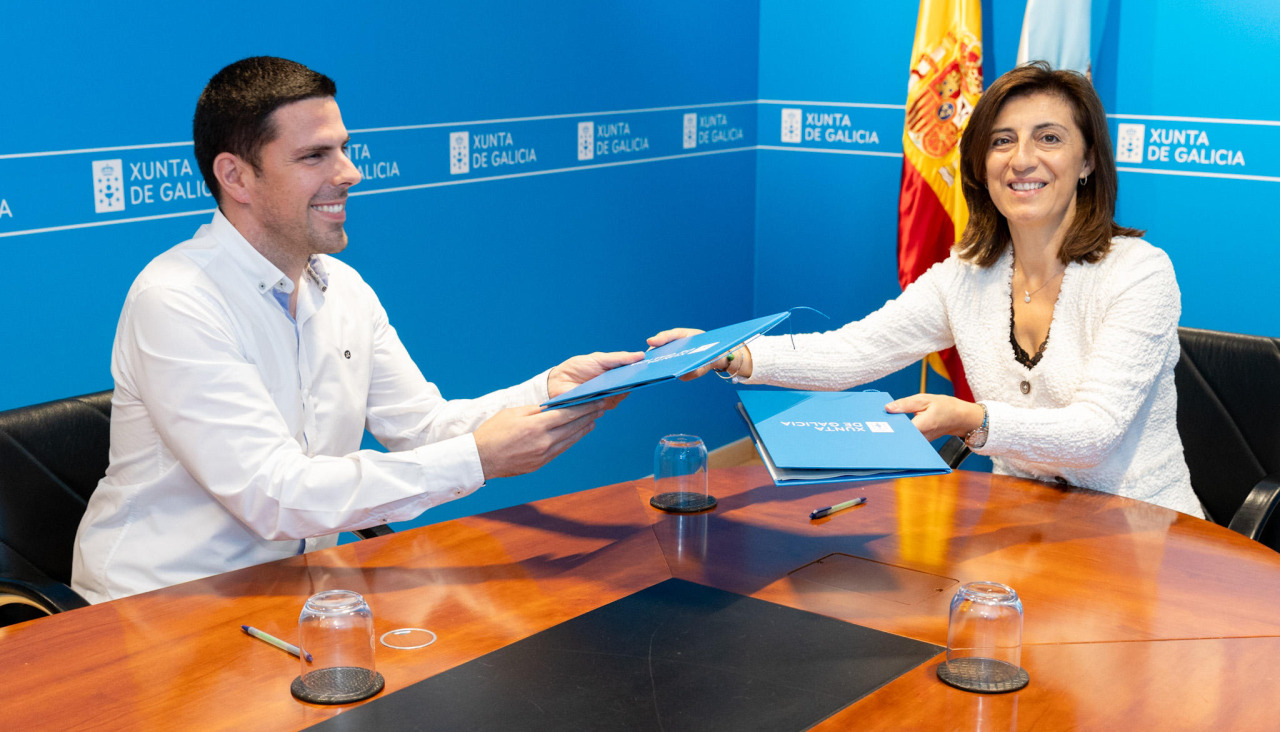 Firma del convenio entre Medio Ambiente y Concello