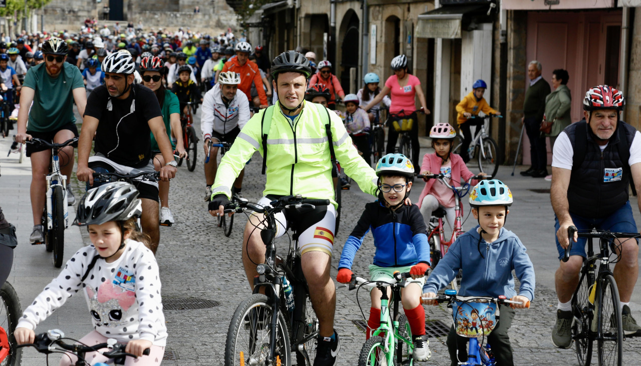 Participantes en una fiesta de la bicicleta en otro municipio de O Salnés