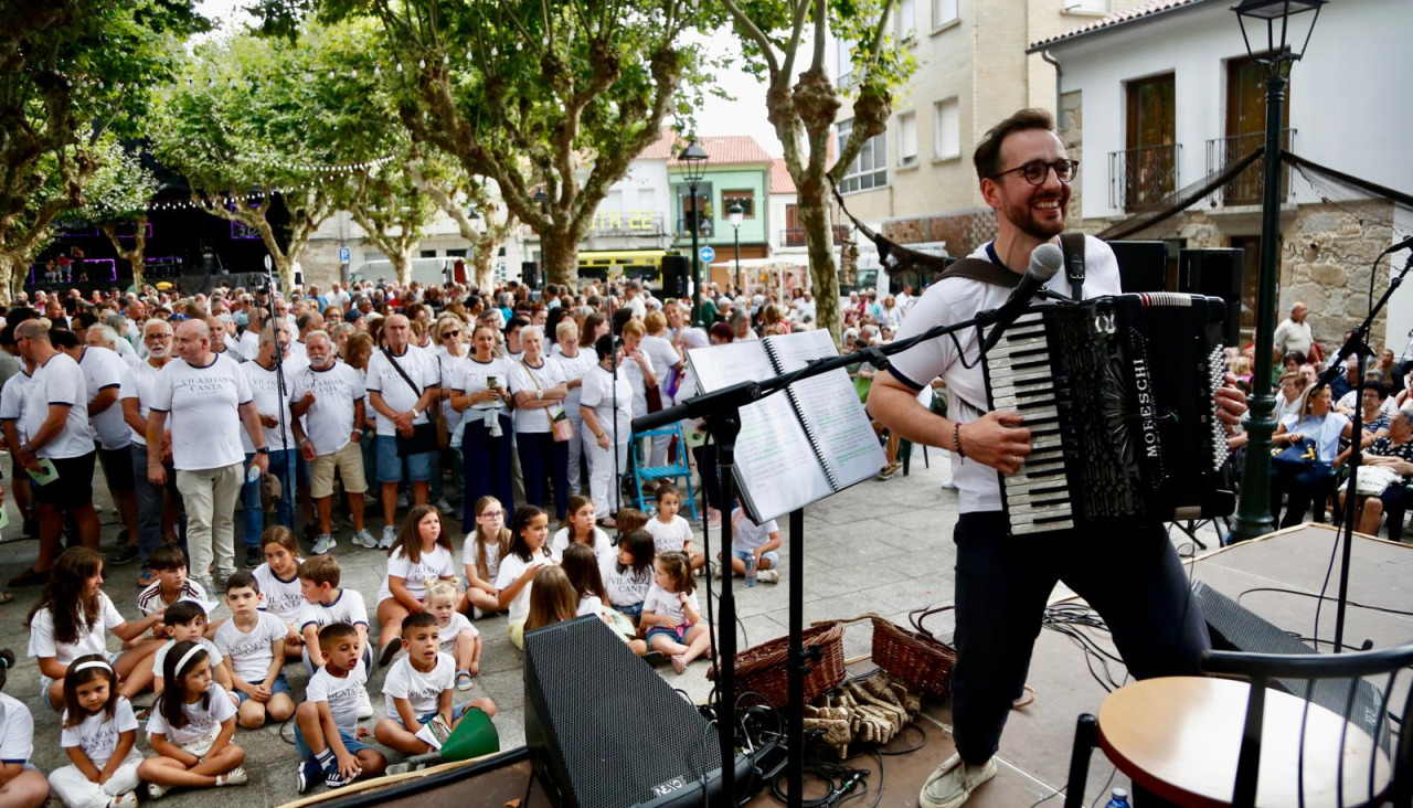 Álvaro Cardalda dirige Vilaxoán Canta