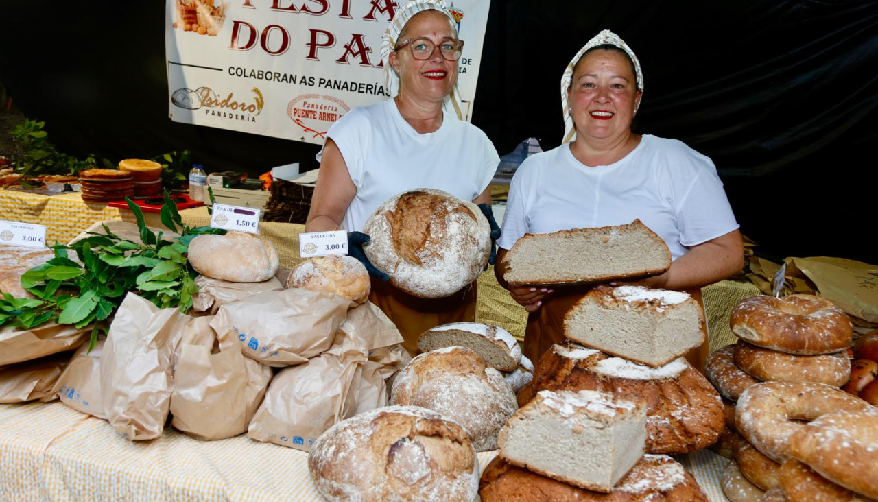 Participantes en la Festa do Pan de Ribadumia