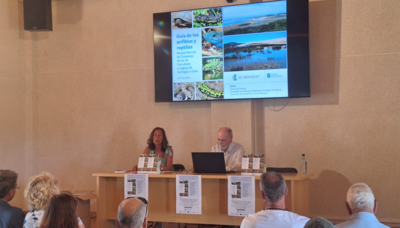La directora general, Marisol Díaz, y el investigador, Pedro Galán, durante la presentación