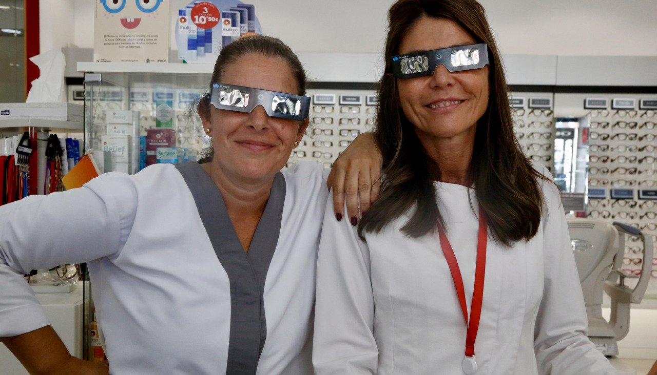 En las ópticas ya es prácticamente imposible conseguir unas lentes homologadas