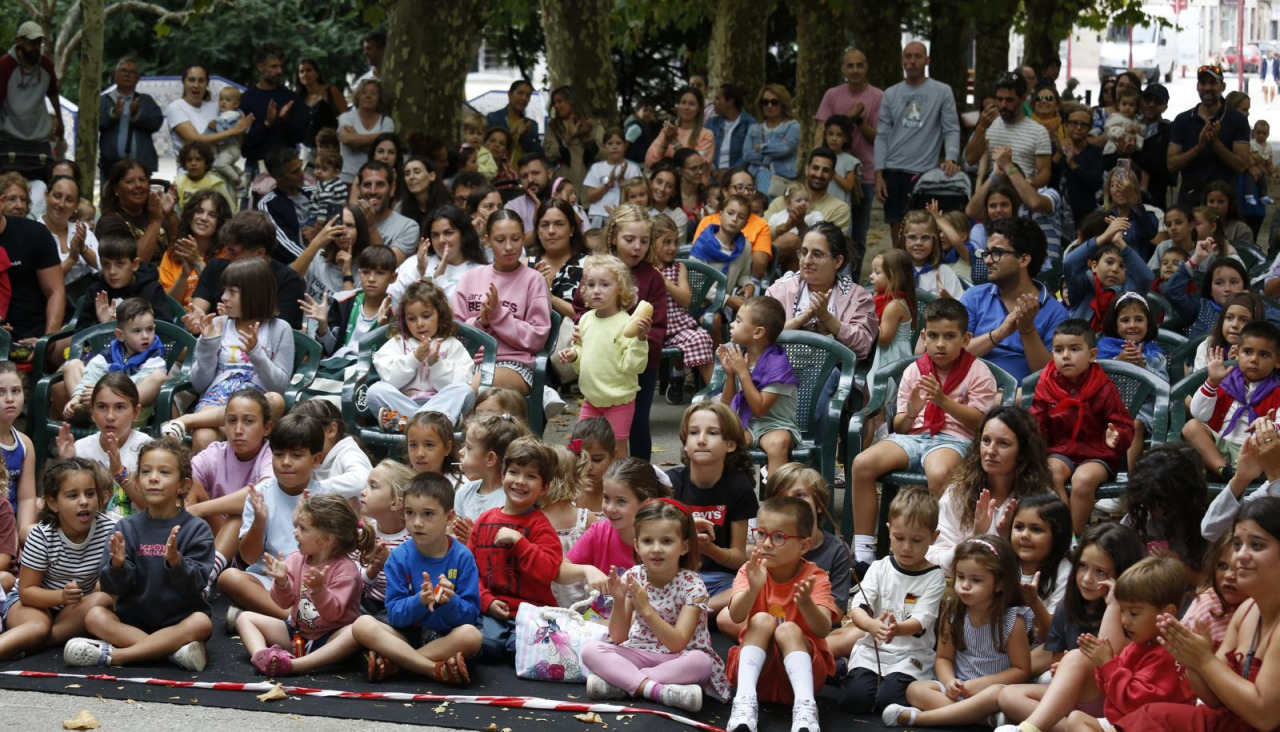 La sesión de los Superroquiños en el jardín de Ravella es una de las opciones más exitosas de todos los días