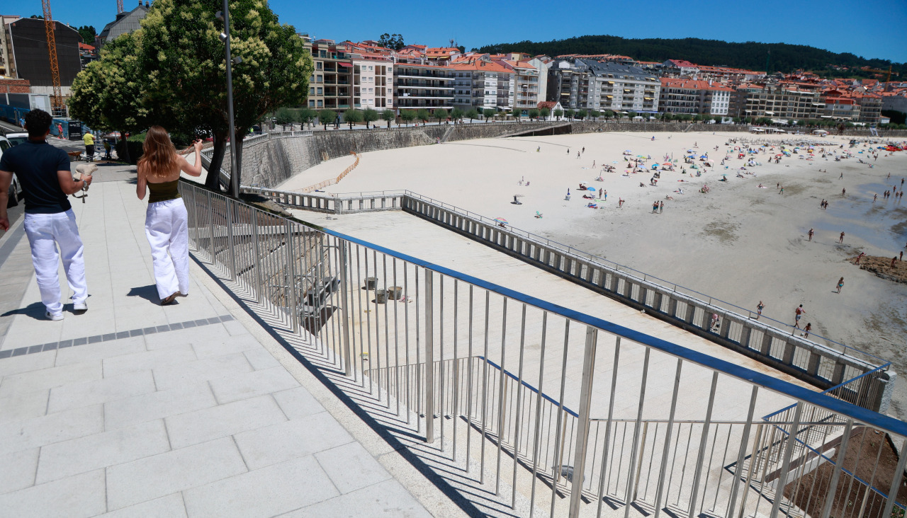 obras pasarela metal playa praia de silgar sanxenxo
