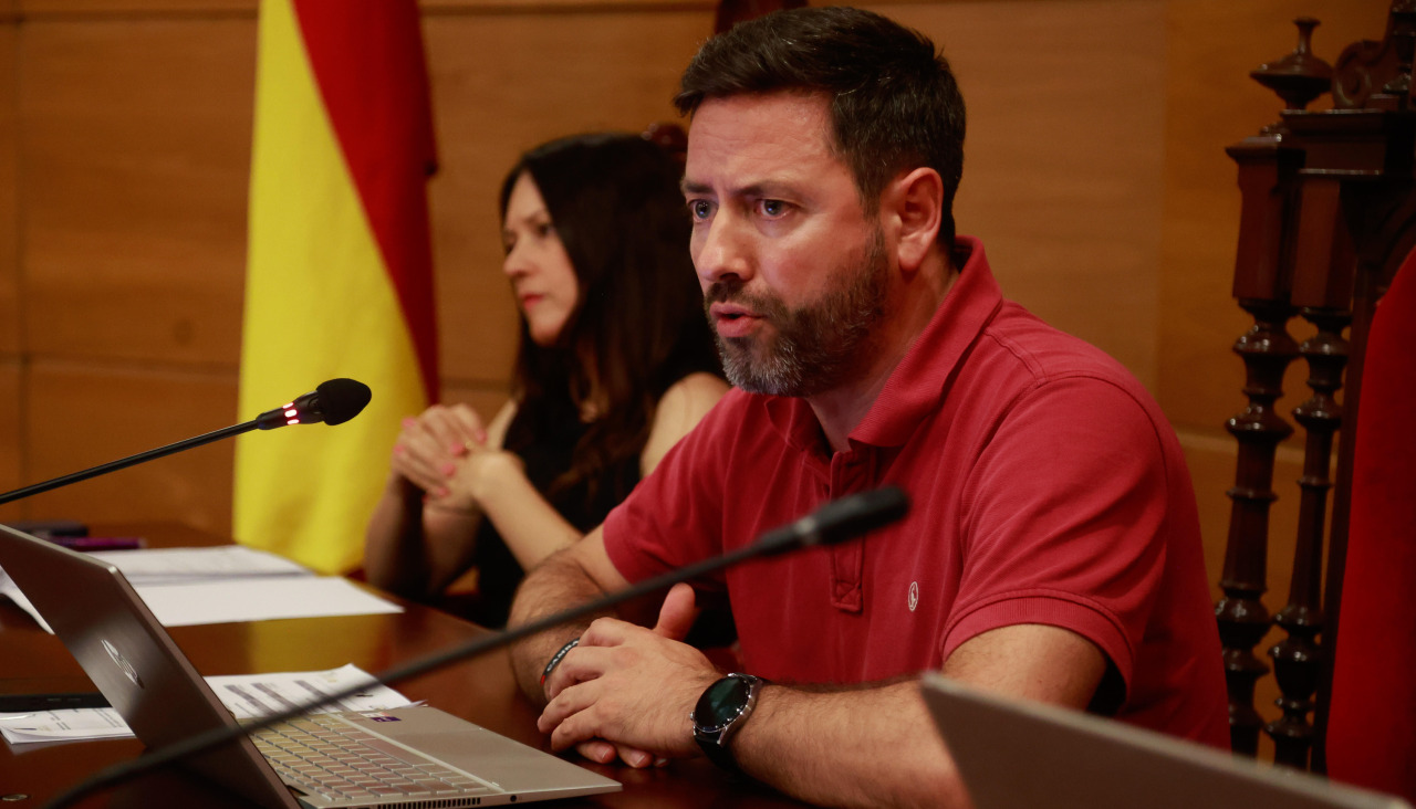 Samuel Lago, alcalde de Cambados, en un Pleno