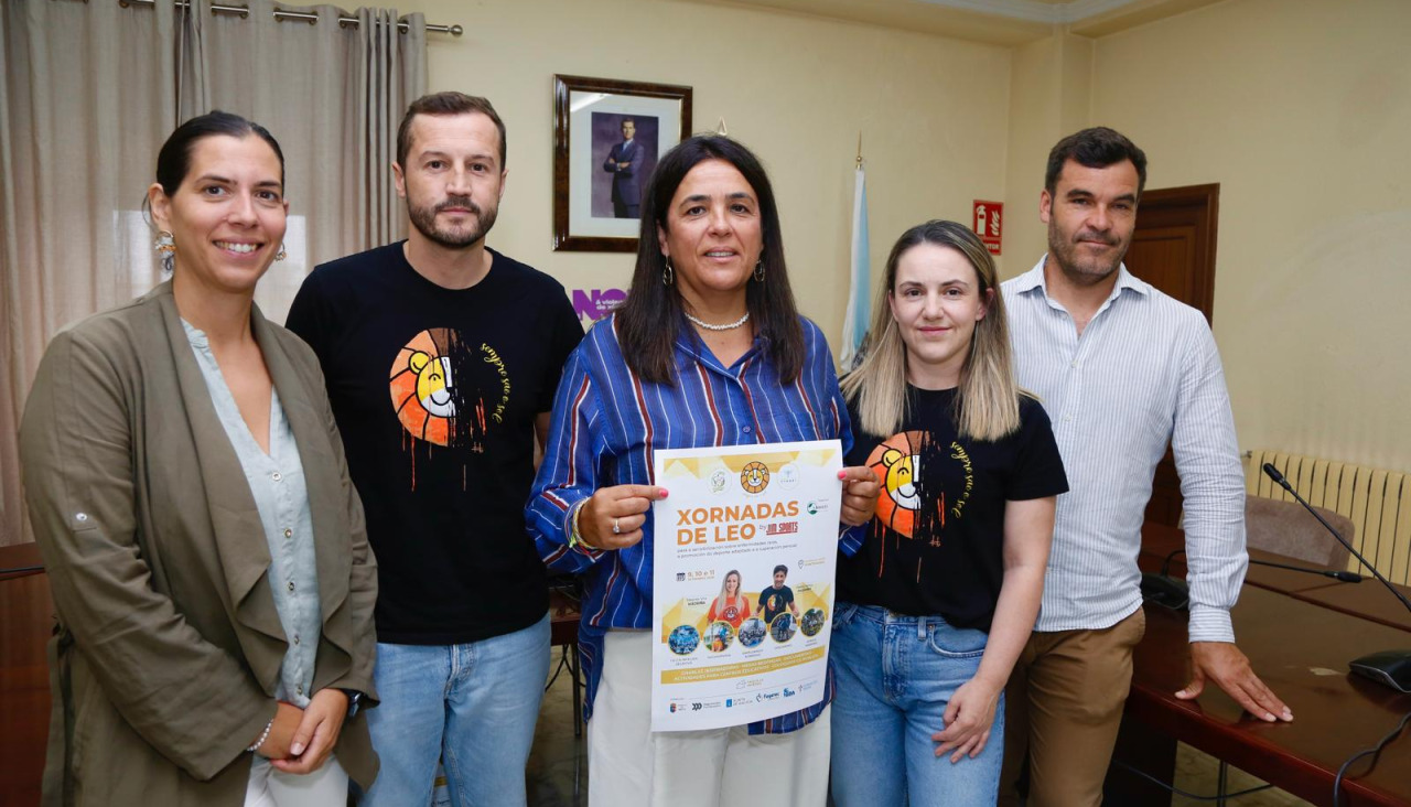 A explicación das actividades, no Concello |