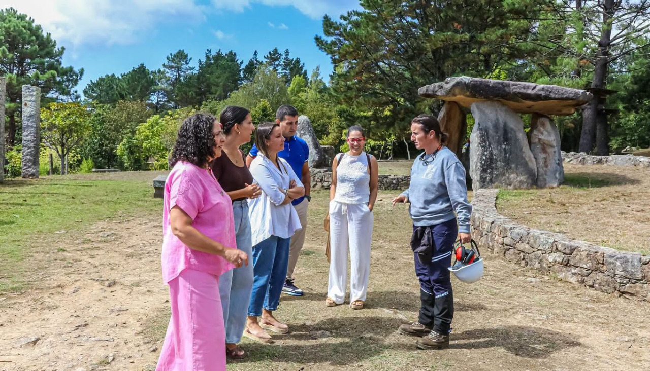 La delegada de la Xunta supervisa la formación en Ribeira
