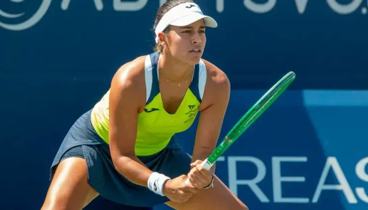 Jéssica Bouzas cayó en segunda ronda en New York con Rybakina, que va camino de ser la número uno mundial