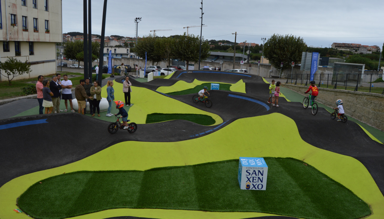 La nueva pista de pump track instalada en Portonovo