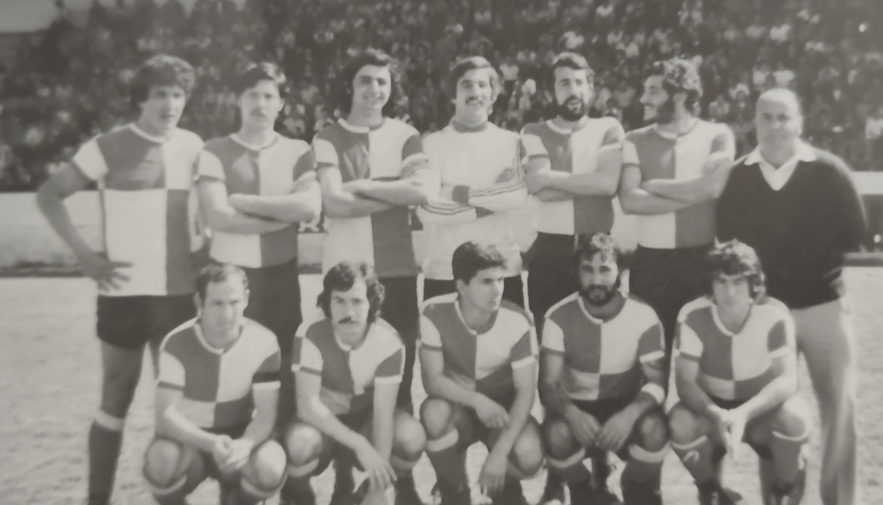 Una de las alineaciones del Arosa en Tercera División durante mediados de la década de 1970
