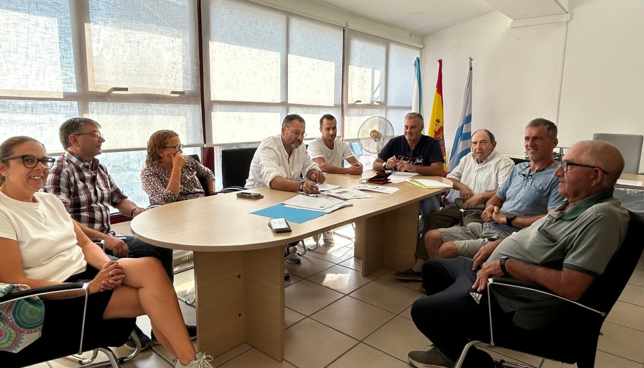 Reunión de vecinos y Concello de Ribeira