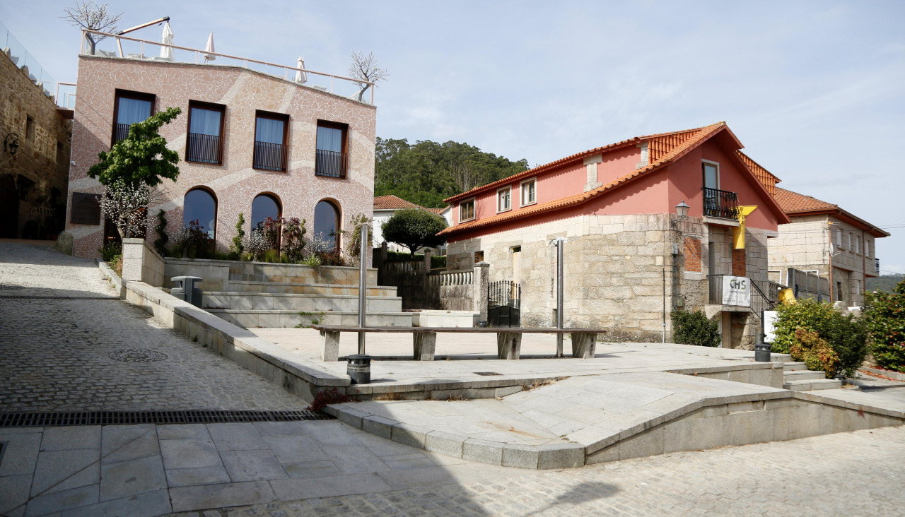 Entorno de la Praza Manuel Cortés en Bordóns