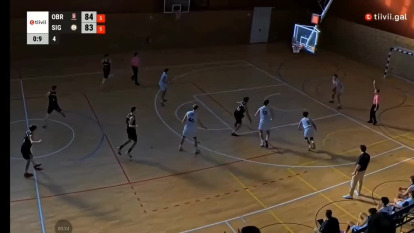 El Sigaltec se impuso al filial del Obradoiro con esta canasta ganadora de Óscar Castaño en el último segundo del partido