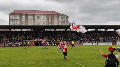 El Arosa celebra el ascenso a Segunda RFEF
