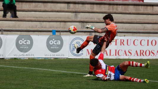 Las imágenes del partido que enfrentó al Arosa contra el Boiro
