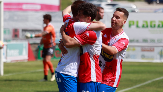 Las imágenes del partido que enfrentó al Arosa contra el Boiro