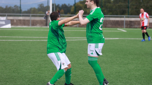 Xornada de fútbol inclusivo no campo de Berdón