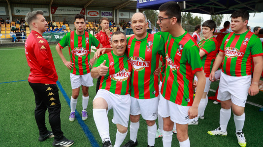 Xornada de fútbol inclusivo no campo de Berdón