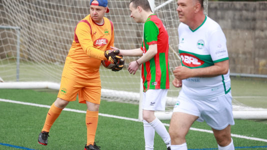 Xornada de fútbol inclusivo no campo de Berdón