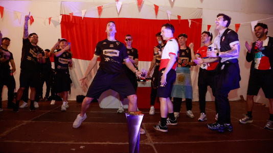 El Arosa SC celebra su ascenso a segunda RFEF