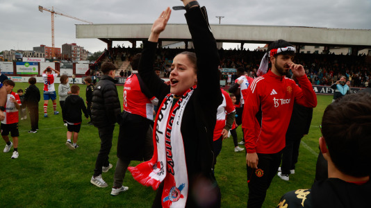 El Arosa SC celebra su ascenso a segunda RFEF