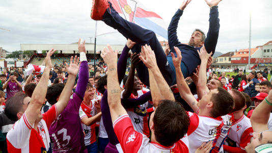 El Arosa SC celebra su ascenso a segunda RFEF