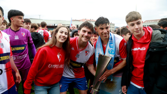 El Arosa SC celebra su ascenso a segunda RFEF