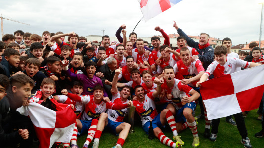 El Arosa SC celebra su ascenso a segunda RFEF