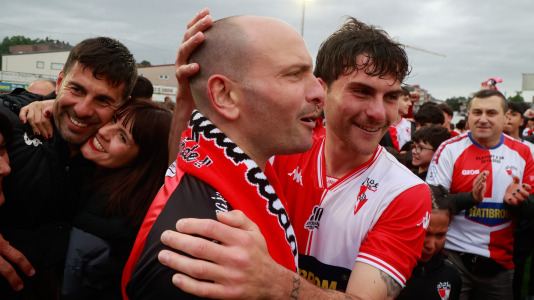 El Arosa SC celebra su ascenso a segunda RFEF