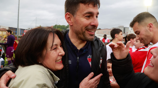 El Arosa SC celebra su ascenso a segunda RFEF