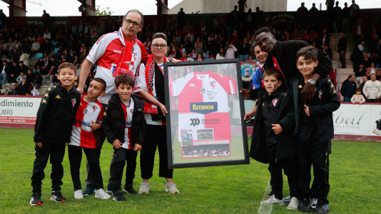 El Arosa SC celebra su ascenso a segunda RFEF