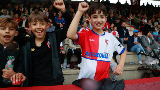 El Arosa SC celebra su ascenso a segunda RFEF